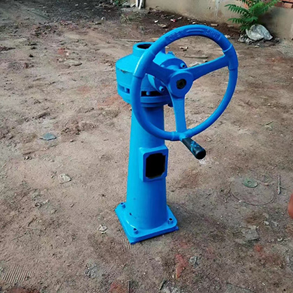 QLC侧摇式螺杆启闭机图片4